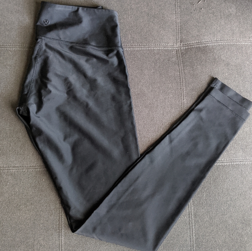 Lululemon black shine leggings size 6 or 8